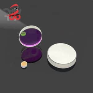 آینه بازتابنده نوری از جنس شیشه اپتیکال سفارشی، با پوشش طلایی برای طول‌موج ۱۵۵۰ نانومتر و ۸۵۰ نانومتر مادون‌قرمز، مخصوص تجهیزات چشم‌پزشکی